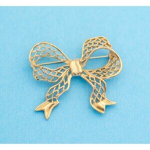 Vintage Elegant Ribbon Gold Tone Brooch - N4
